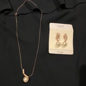 Pearl necklace and earring set